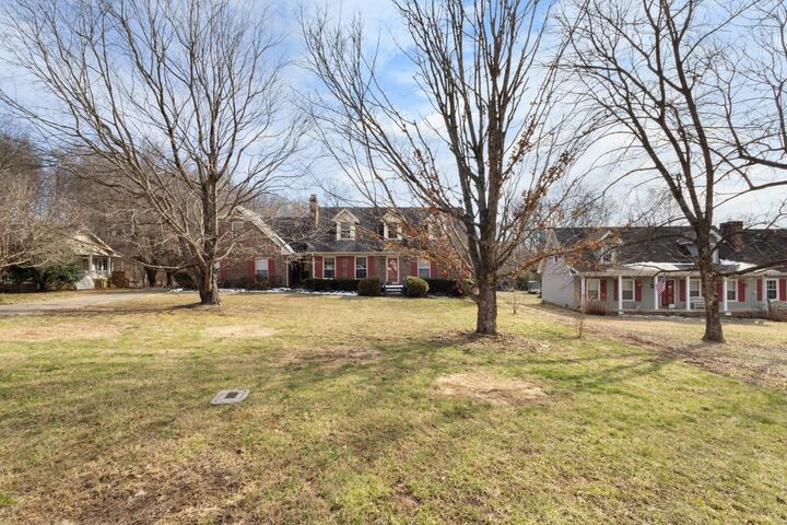 Property Photo: 908 Hunter Ln TN 37043