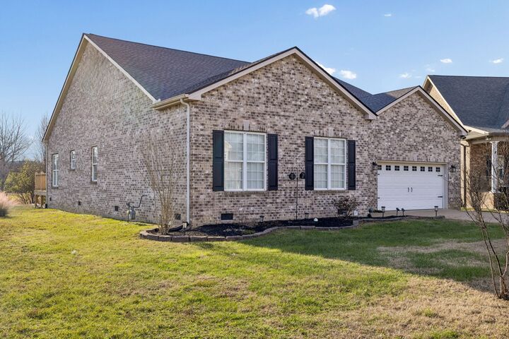 Property Photo:  821 Northstar Ct  TN 37138 
