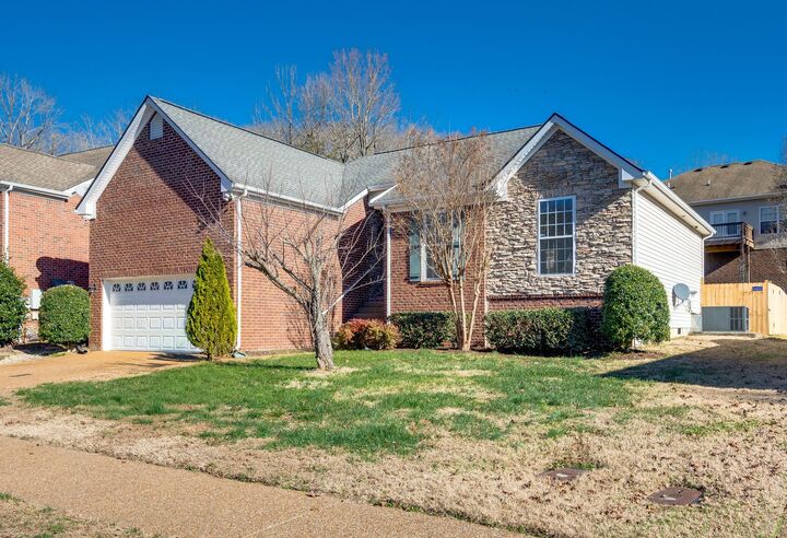 Property Photo: 1304 W Running Brook Rd TN 37209