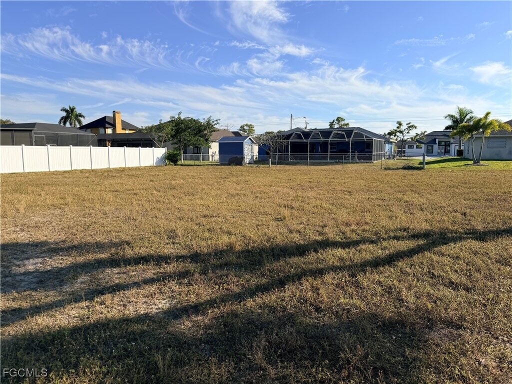 Property Photo: 1422 SW 39th Terrace FL 33914