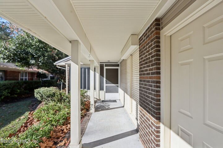 Property Photo: 4508 Middleton Park Circle W FL 32224