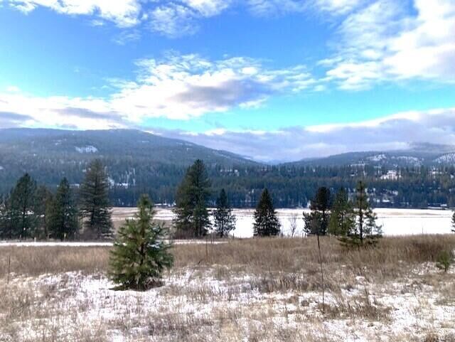 Property Photo: 3500 Rockcut Rd WA 99141