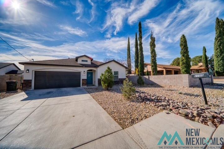 Property Photo: 2105 Hillcrest Street NM 88220