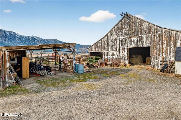 Property Photo:  580 Nv-88  NV 89460 