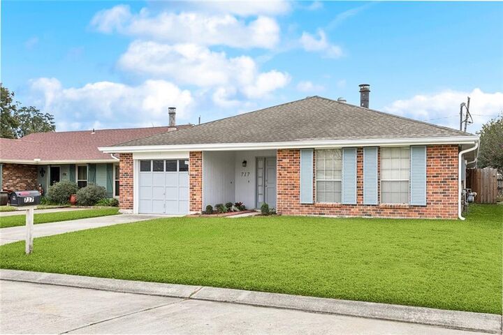 Property Photo: 717 Park Ridge Drive LA 70123