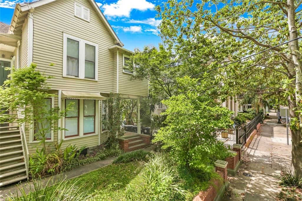 Property Photo: 1818 Esplanade Avenue 1B LA 70116