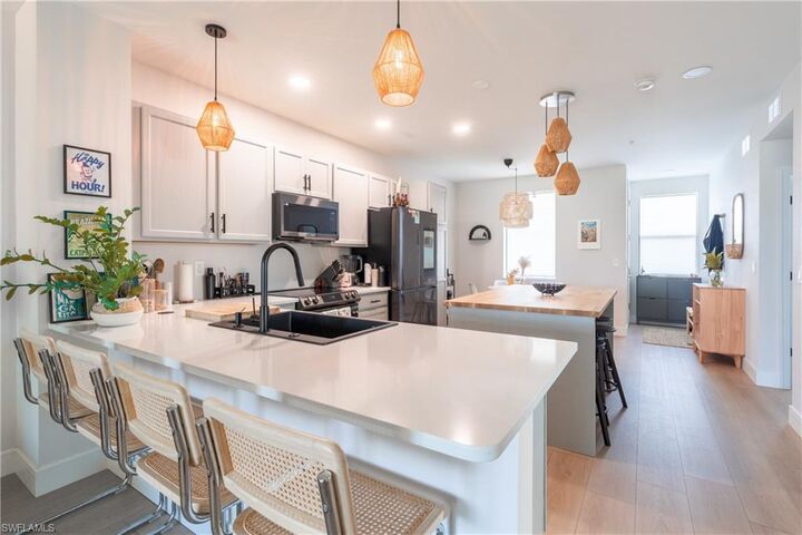 Property Photo:  15126 Palmer Lake Cir 101  FL 34109 