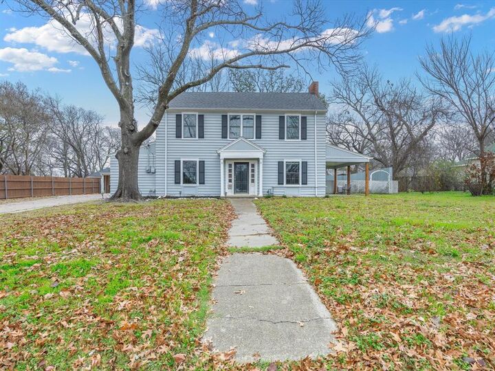 Property Photo:  1102 N Preston Street  TX 75119 