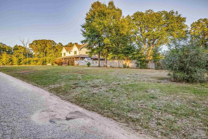 Property Photo: 4616 B Lowery Rd FL 32583