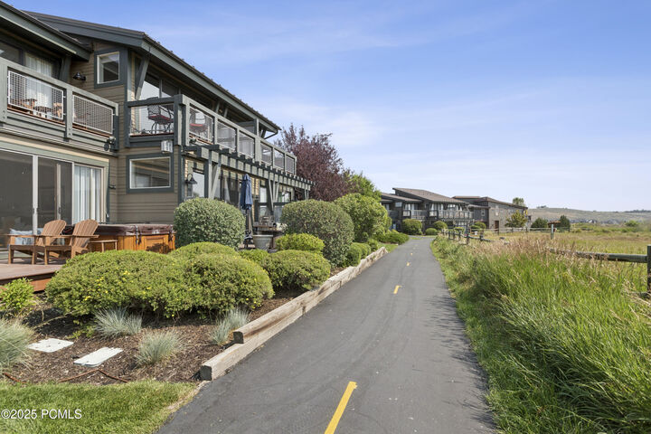 Property Photo: 6004 Park Lane Unit 75 UT 84098