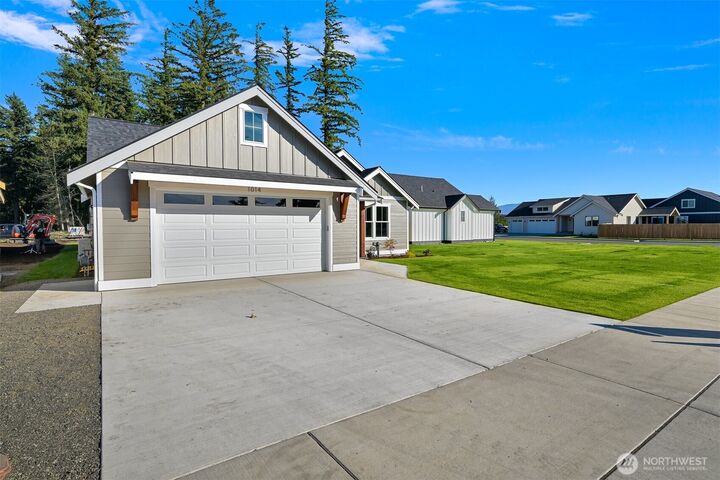 Property Photo: 1014 Night Hawk Way WA 98247