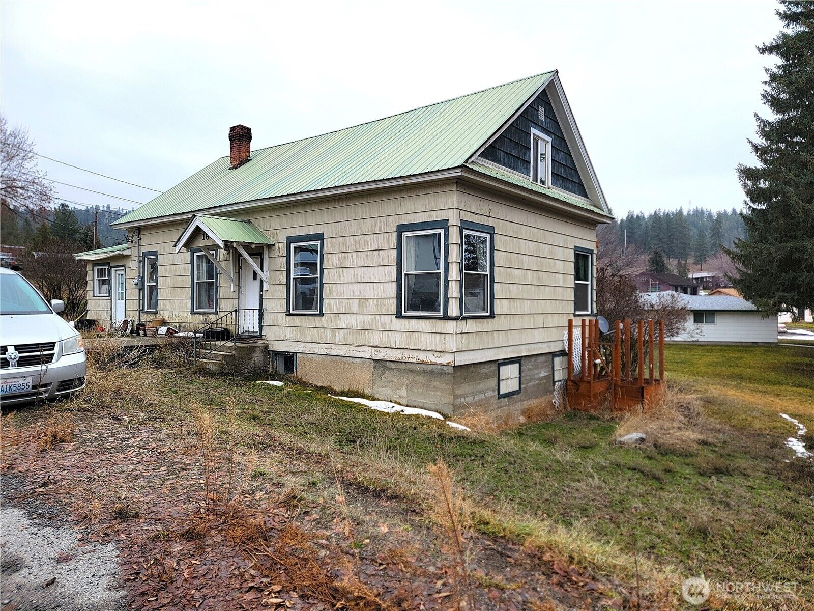 Property Photo:  166 N Jefferson  WA 99166 