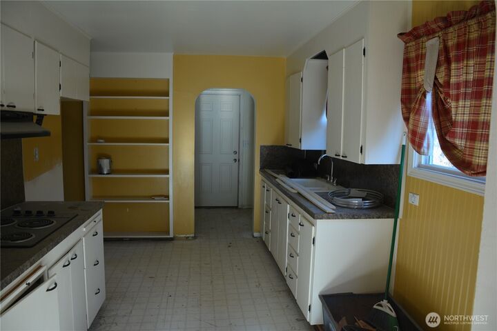 Property Photo: 704 W 5th Street WA 98922