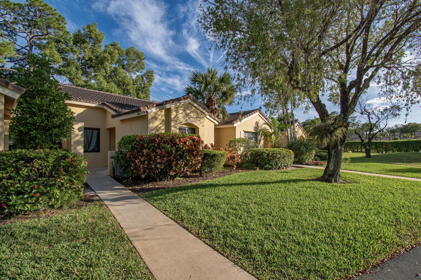 Property Photo: 6825 Bridlewood Court FL 33433