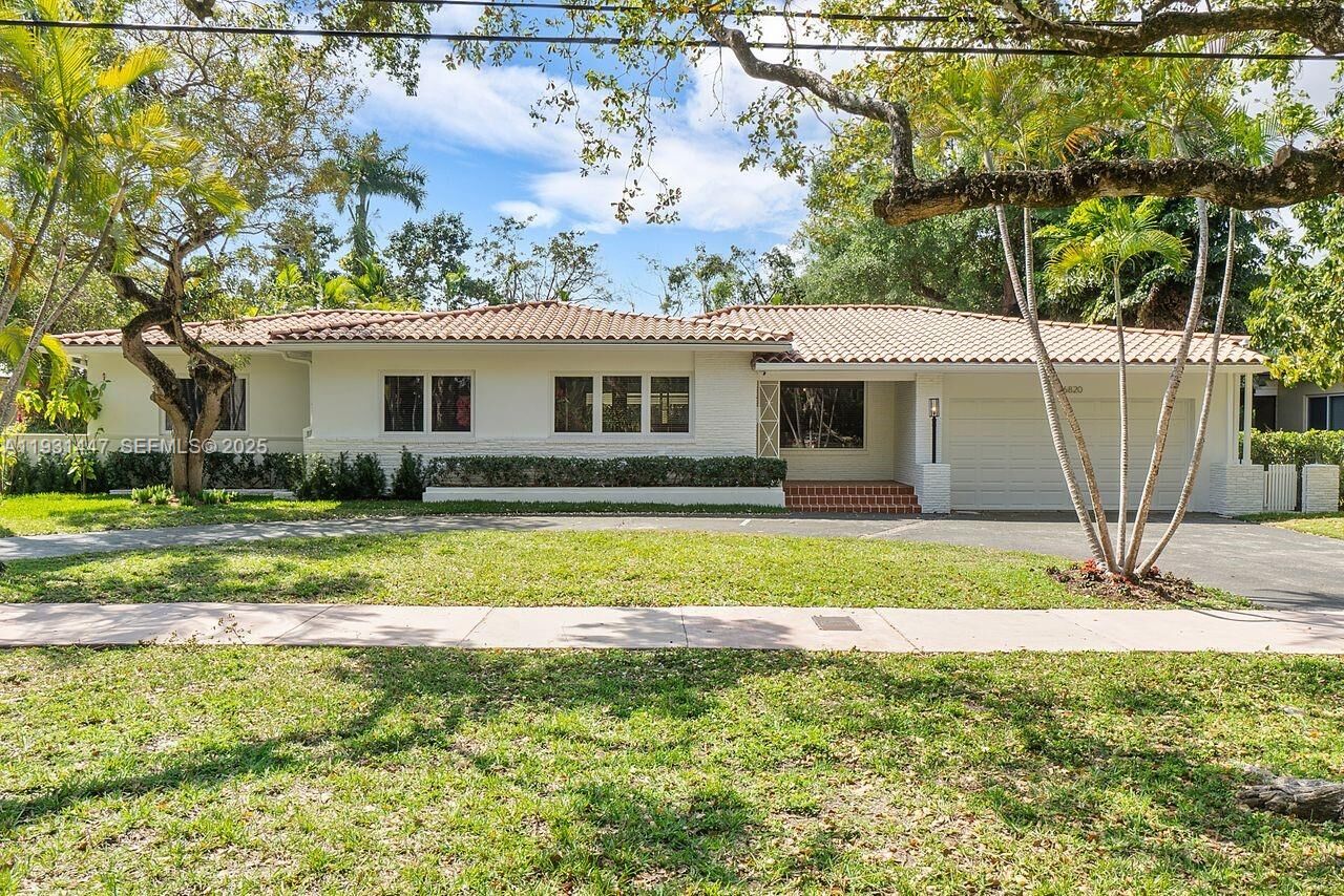 Property Photo: 6820 Granada Blvd FL 33146