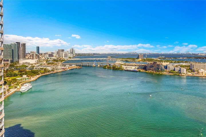 Property Photo: 808 Brickell Key Dr 3603 FL 33131