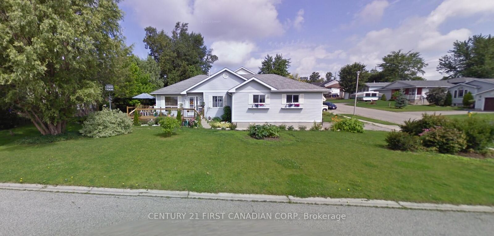 Property Photo:  169 Hutchison Avenue  ON N5C 3Y1 