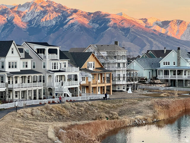 Property Photo: 11048 S Paddle Board Way 3-332 UT 84009