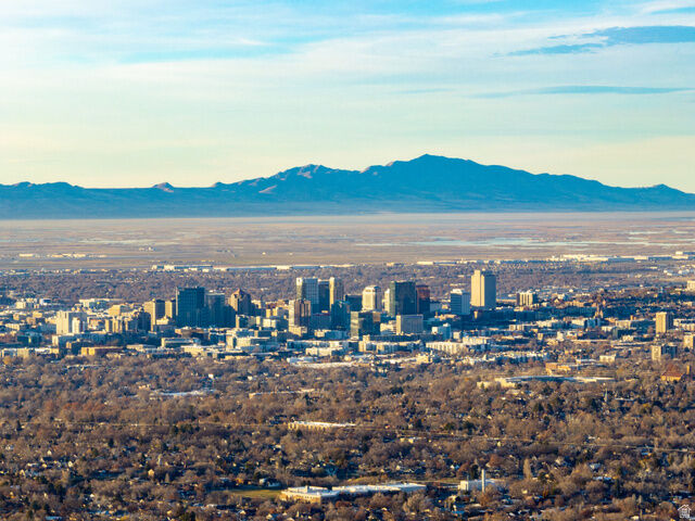 Property Photo: 2427 S Cannon Point Dr UT 84109