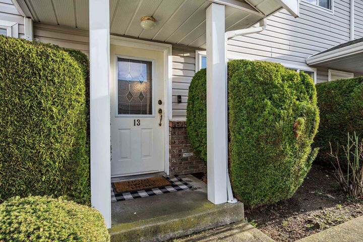 Property Photo:  46735 Yale Road 13  BC V2P 2S3 