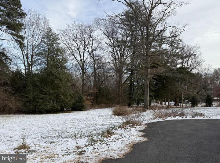 Property Photo: 2807 Cedar Lane VA 22180