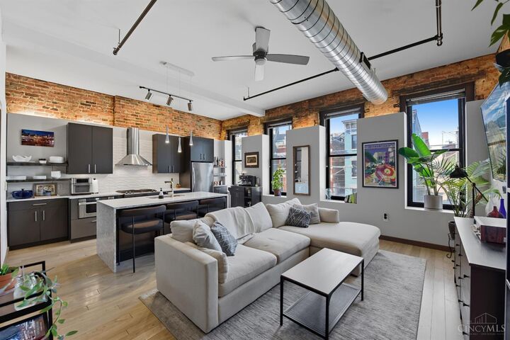 Property Photo:  1408 Elm Street  OH 45202 