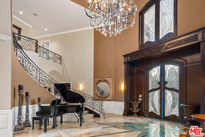 Property Photo:  25315 Prado De Los Suenos  CA 91302 