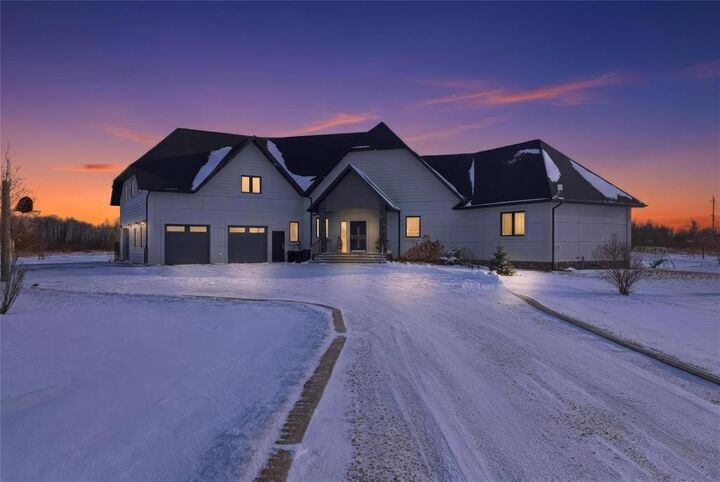 Property Photo:  76 Tall Grass Road  MB R5H 0C1 