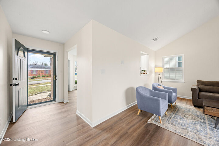 Property Photo: 1602 Acosta Ct KY 40031