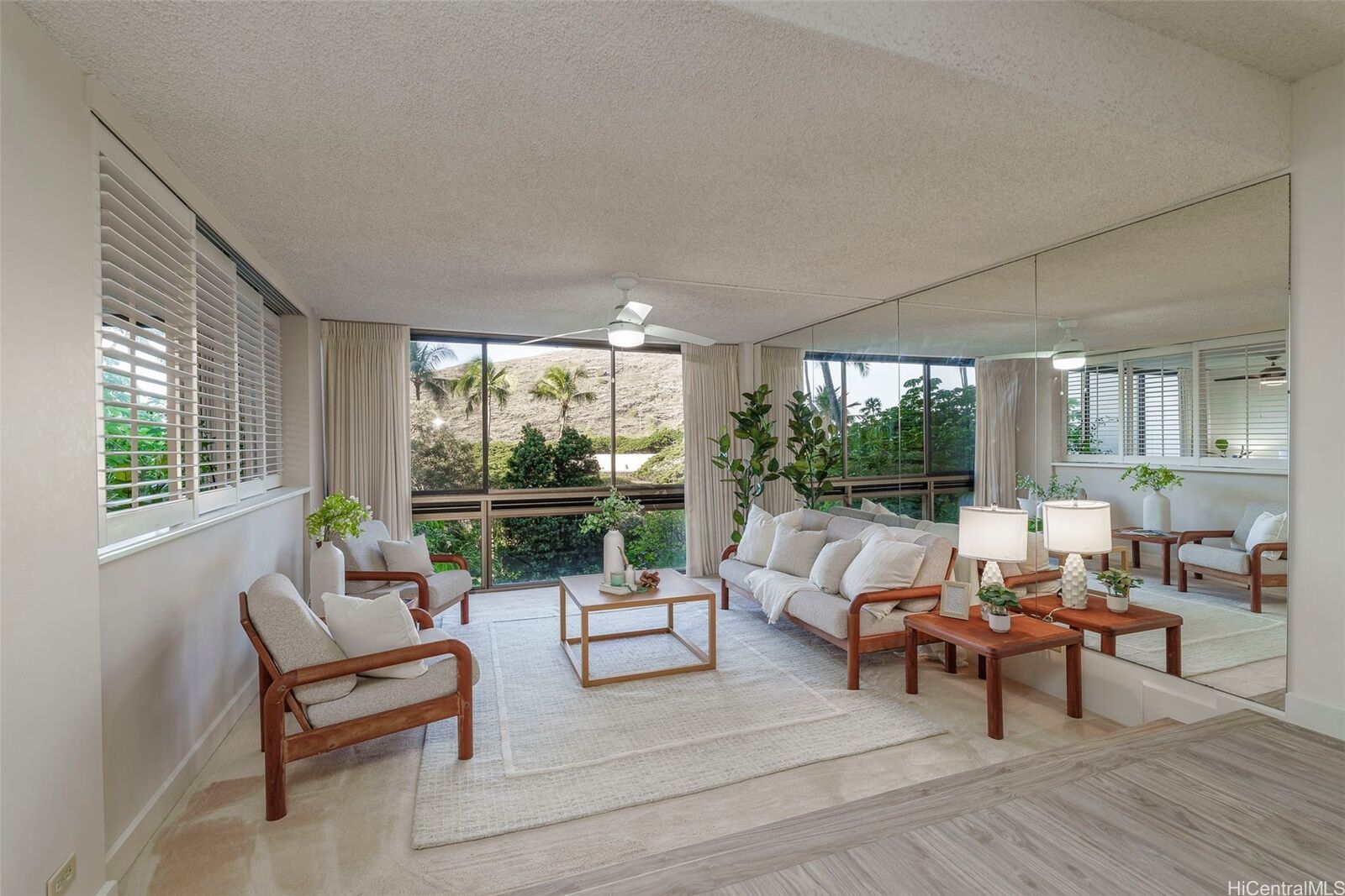 Property Photo:  521 Hahaione Street 2/4F  HI 96825 