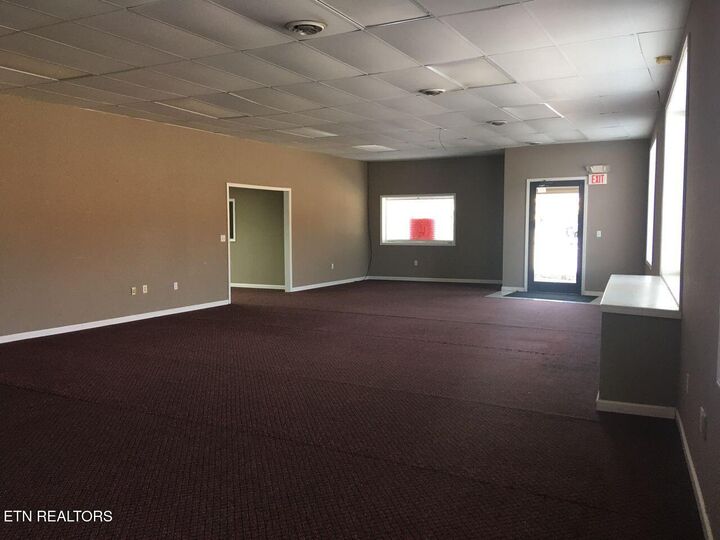 Property Photo:  118 N Roane St  TN 37748 