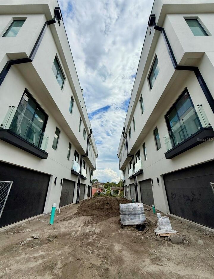 Property Photo:  310 W Columbus Drive 2  FL 33602 