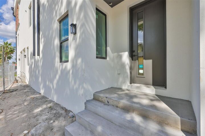 Property Photo: 310 W Columbus Drive 2 FL 33602