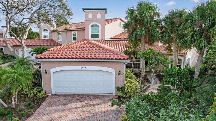 Property Photo:  1723 Starling Drive  FL 34231 