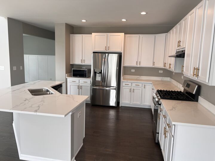 Property Photo:  12811 Conifer Street  IL 60585 