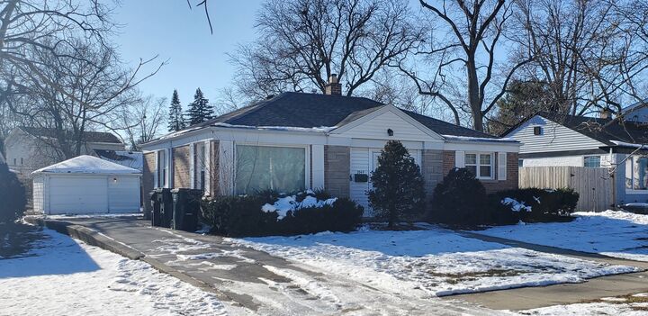 Property Photo:  2049 Magnolia Road  IL 60430 