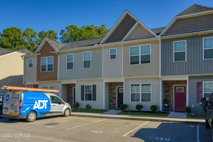 Property Photo:  142 Beacon Woods Drive  NC 28445 