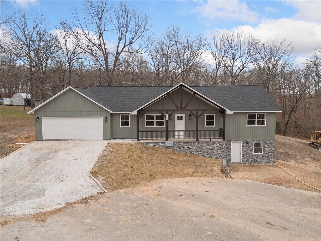 Property Photo: 6135 Oak Leaf Drive AR 72601