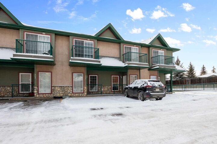 Property Photo:  200 Lougheed Drive 5107  AB T9K 2W3 