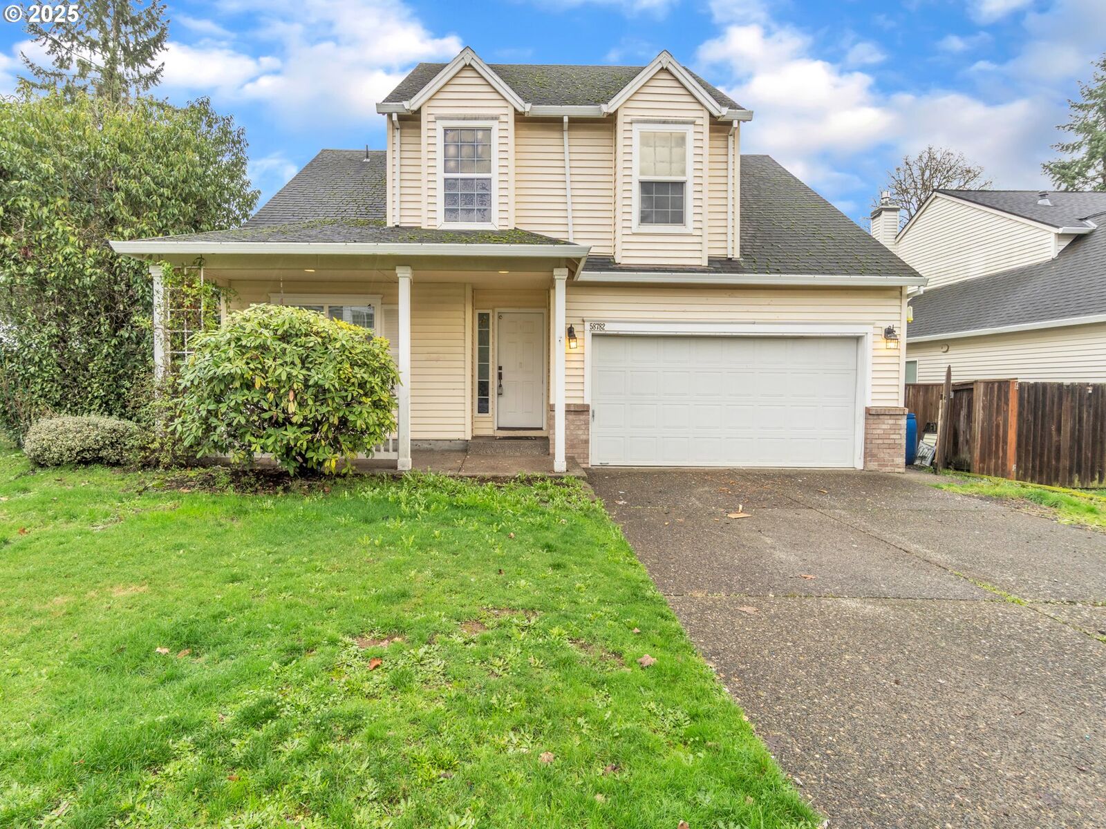 Property Photo:  58782 Evergreen Loop  OR 97051 