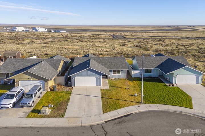 Property Photo: 980 L Street SE WA 98823