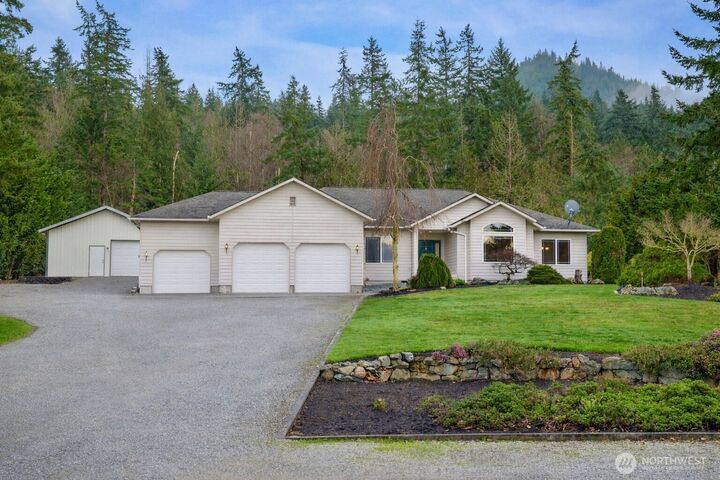 Property Photo: 18663 Cascade Ridge Court WA 98274