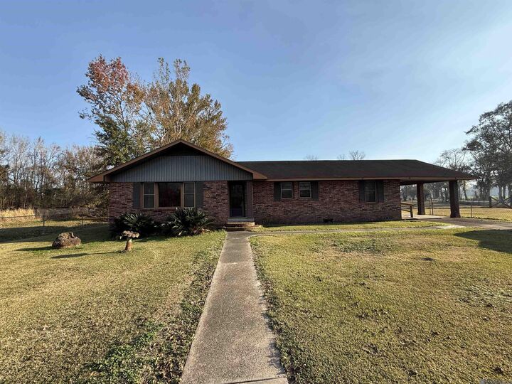 Property Photo: 4188 Dearing Ln LA 70732