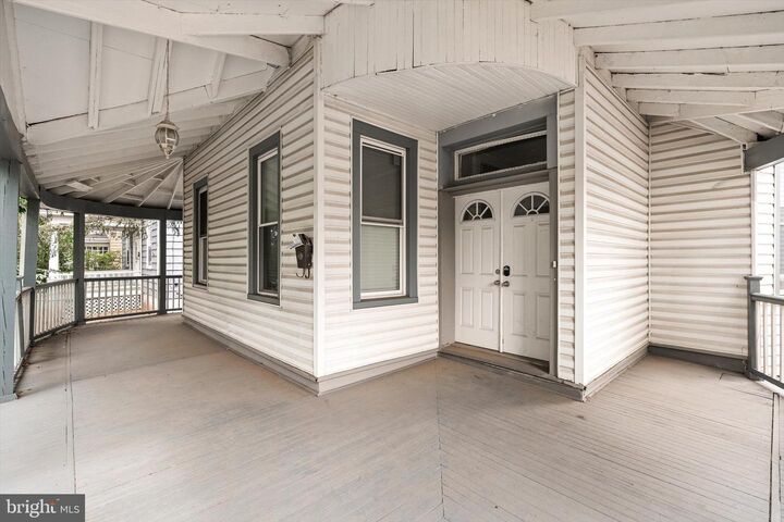 Property Photo:  922 Edgewood Avenue  NJ 08618 