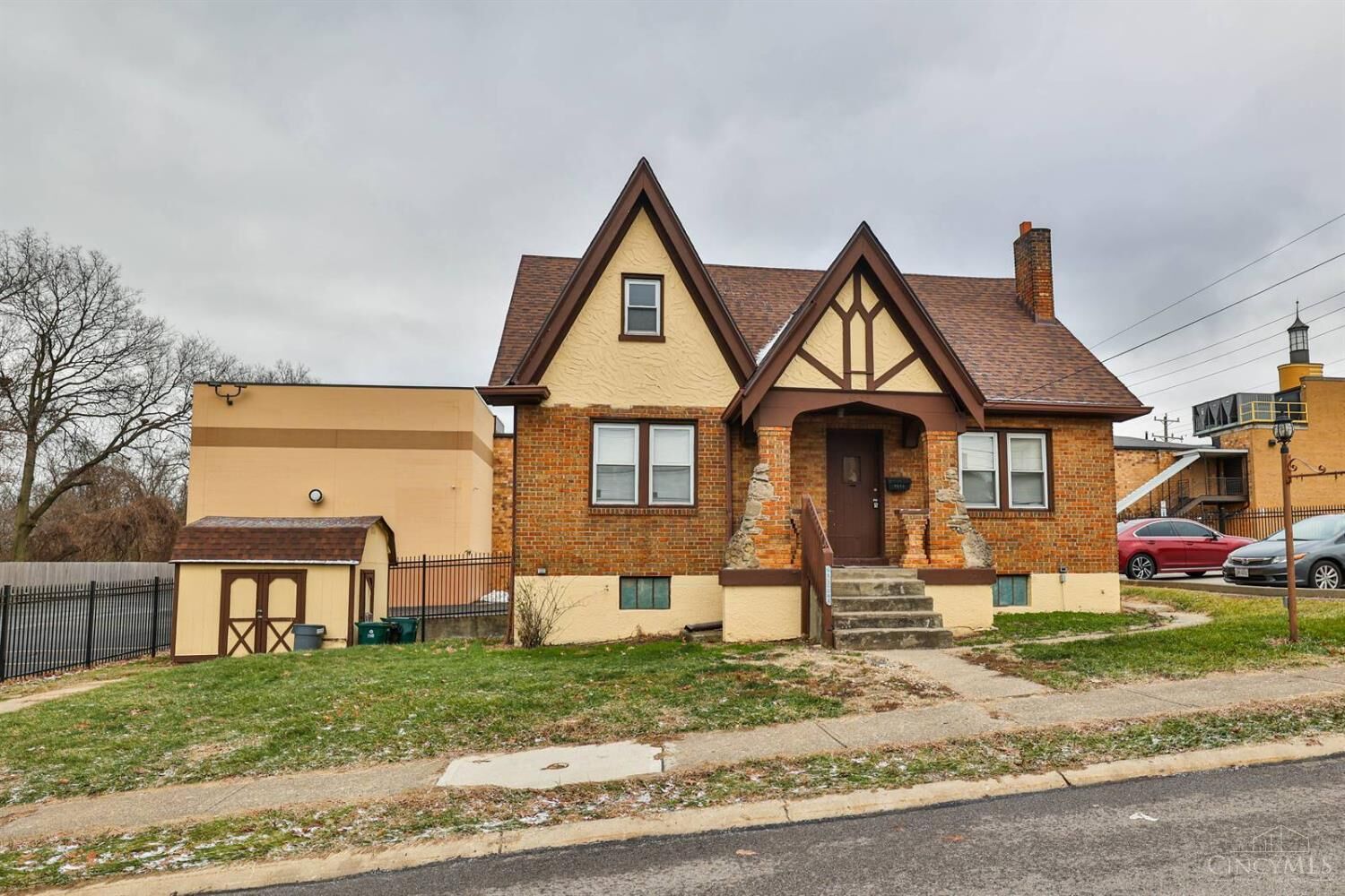 Property Photo:  4893 N Overlook Avenue  OH 45238 