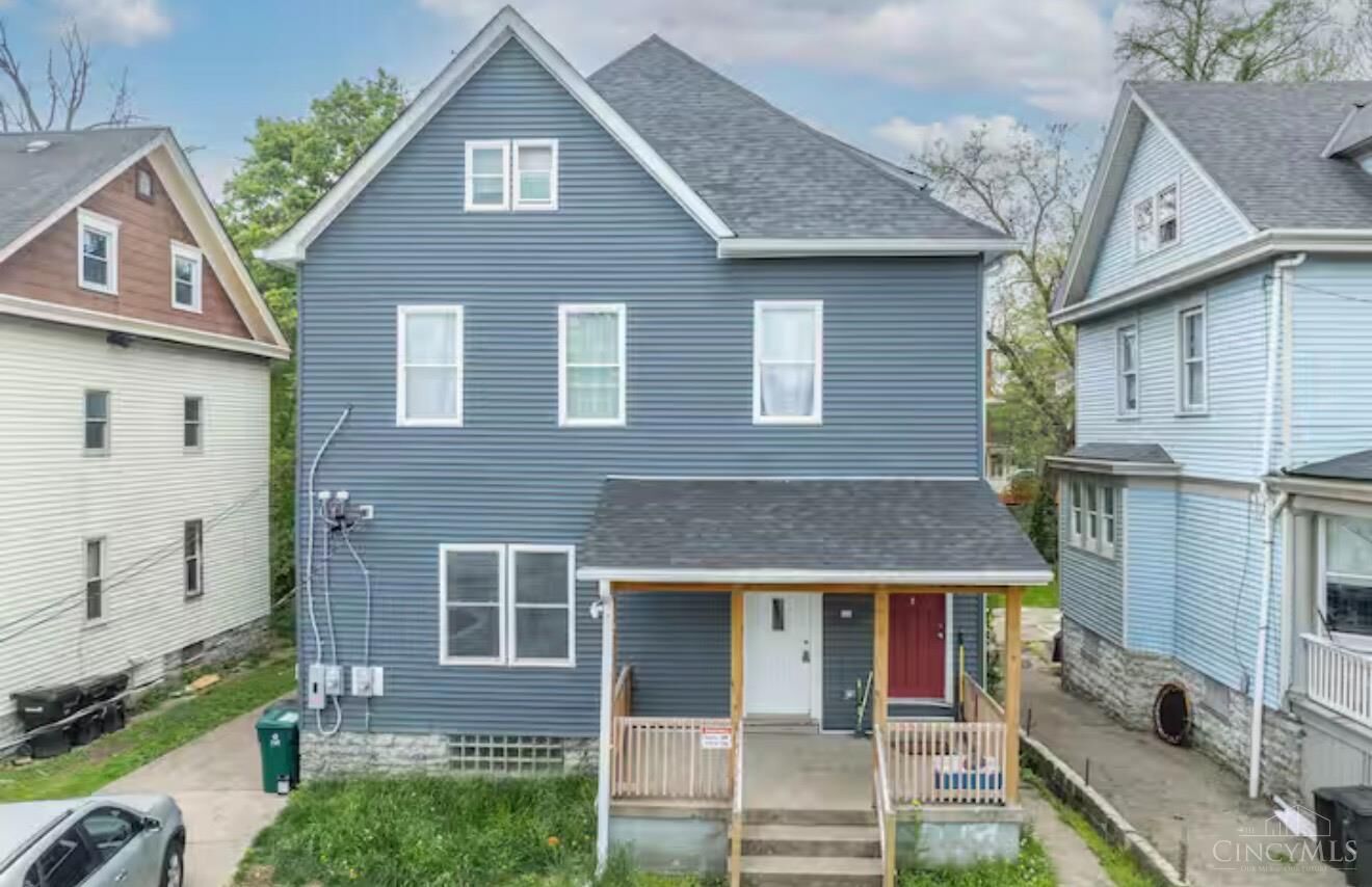 Property Photo:  887 Lexington Avenue  OH 45229 