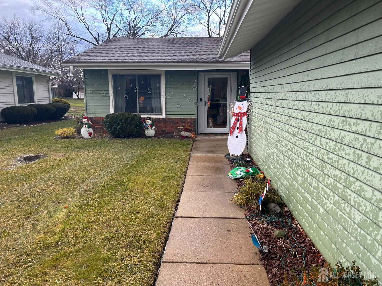 Property Photo:  275 Convent Road 275A  NJ 08831 