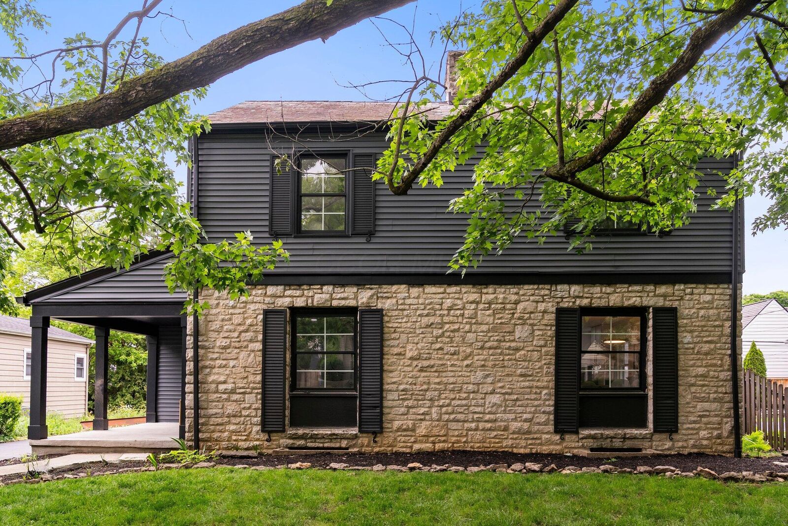 Property Photo:  2583 Wexford Road  OH 43221 