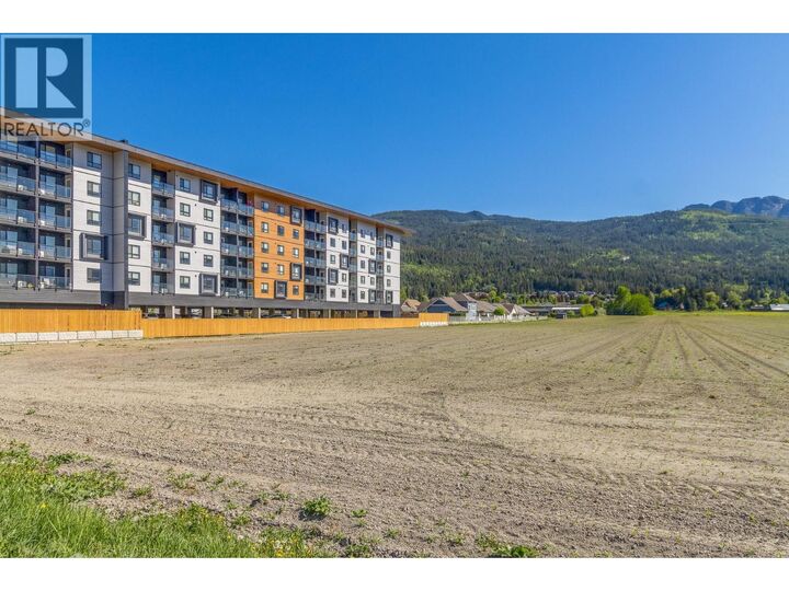 Property Photo:  1490 10 Avenue Southwest  BC V1E 1T2 