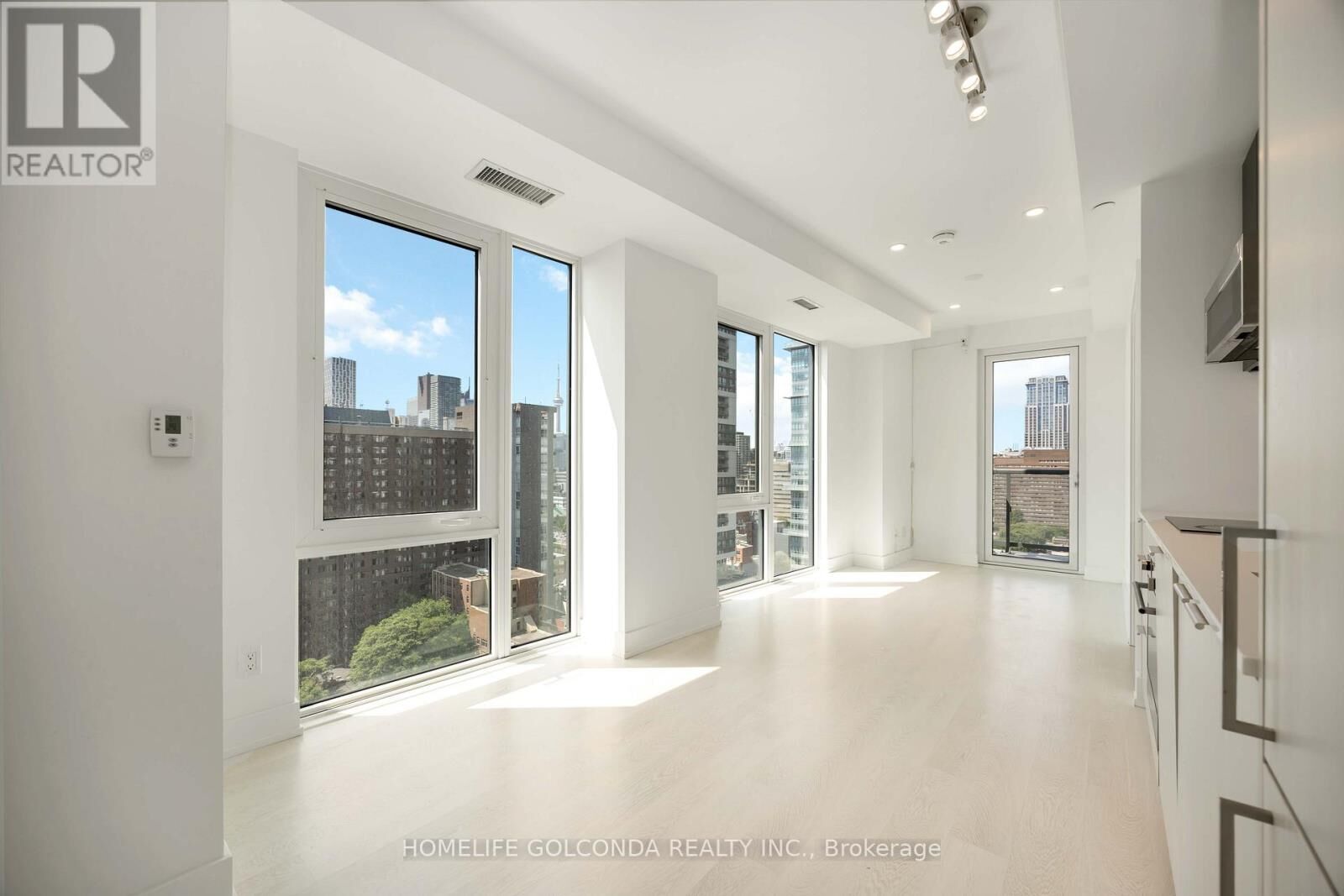 Property Photo:  308 Jarvis Street 1703  ON M5B 0E3 